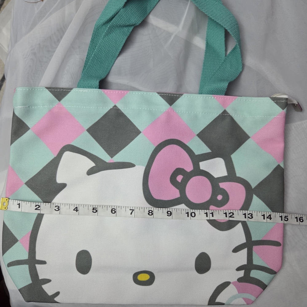 Hello Kitty Tote Set - Picture 4 of 12